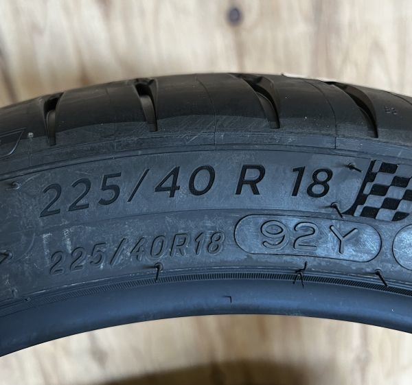 訳あり特価 輸送時の少歪みあり◆新品 MICHELIN ミシュラン パイロットスポーツ4 PILOT SPORT 4 PS4 225/40R18 92Y XL ★_画像3