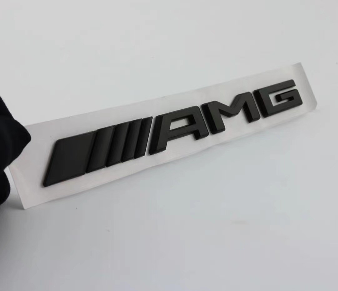 新型メルセデス・ベンツ　AMGトランク　エンブレム ブラック艶あり_画像1