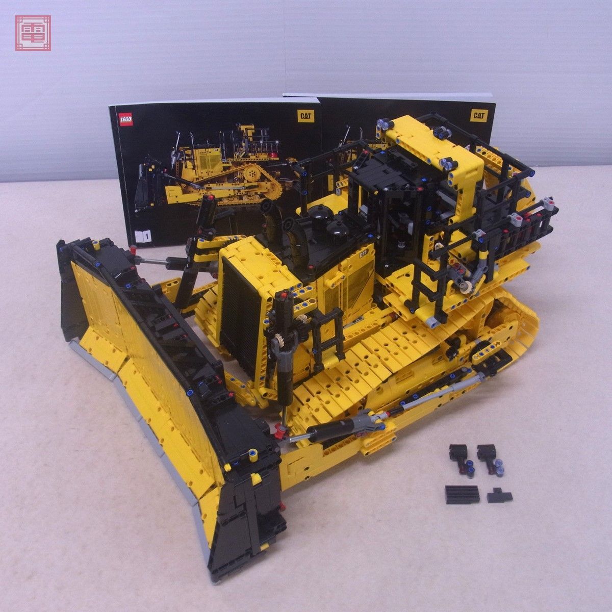 組立済 レゴ テクニック 42131 Cat D11 ブルドーザー LEGO TECHNIC