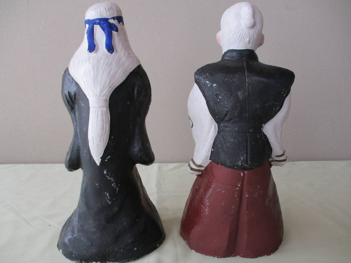 古い高砂人形（老夫婦２体）１対 ： 陶器製・高さ３０㎝大・古美術品・縁起物（夫婦円満・長寿）・美術工芸品・アンティーク・東洋美術