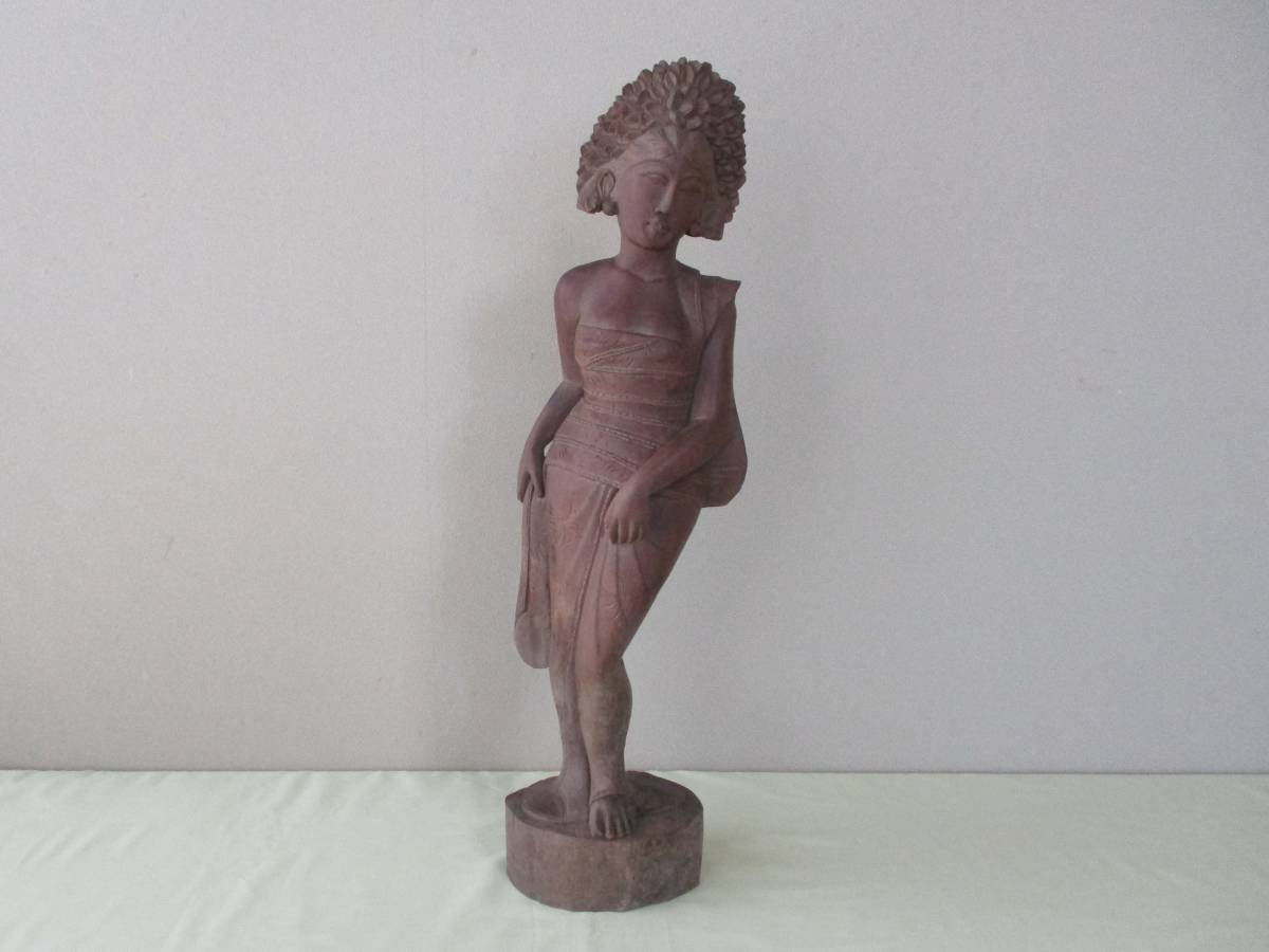 木彫りの女性像（花の冠を被った東南アジア系女性）：アジアン雑貨・美術彫刻・ヴィンテージ・インテリア・置き物_画像1