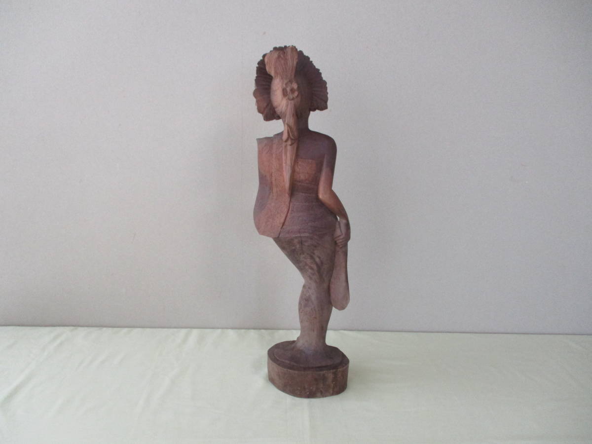 木彫りの女性像（花の冠を被った東南アジア系女性）：アジアン雑貨・美術彫刻・ヴィンテージ・インテリア・置き物_画像3