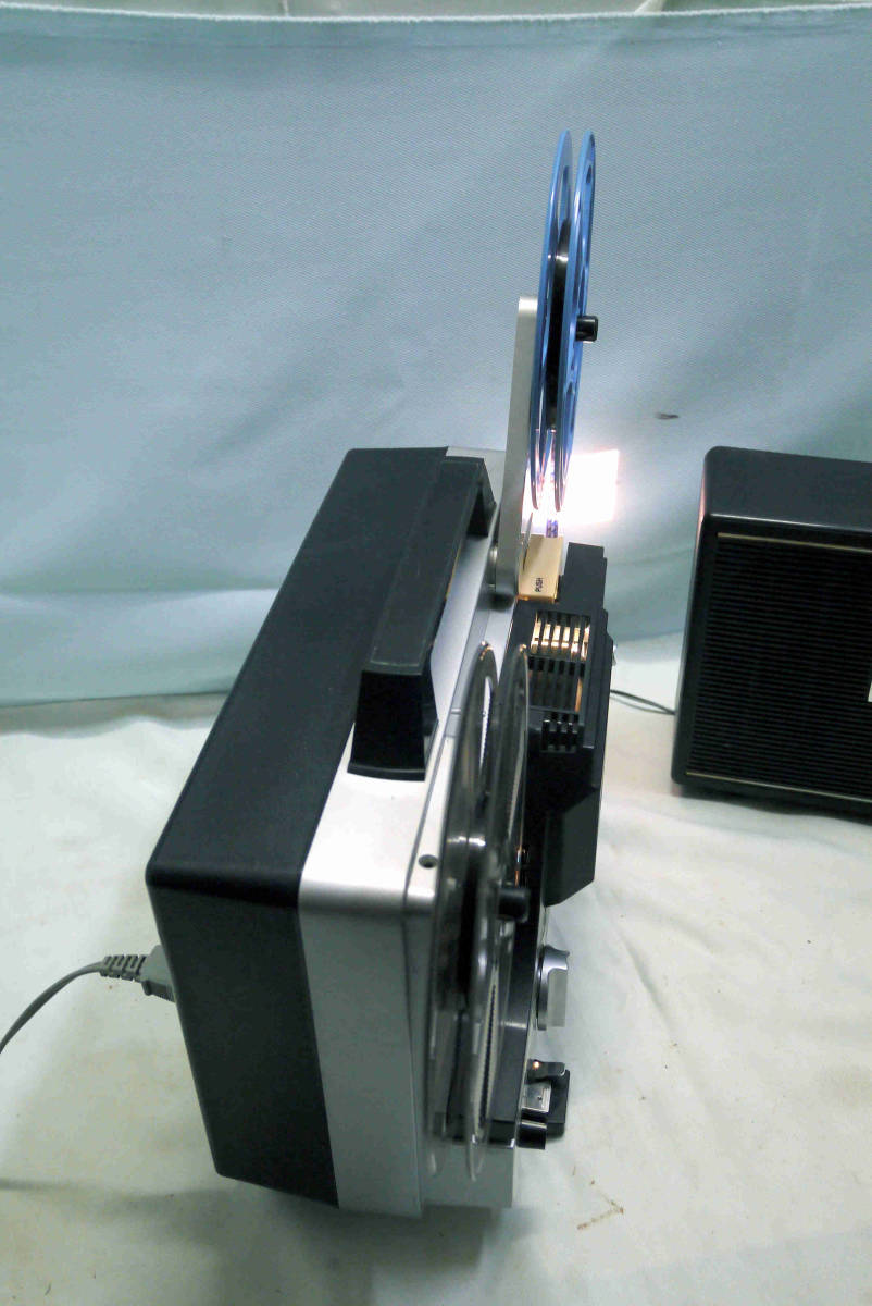 フルセット美品　明るい映像 臨場感音声 光学磁気サウンド８ミリ映写機　人気高フジカスコープ FUJICASCOPE ＳＨ９　映写速度調整可_画像7