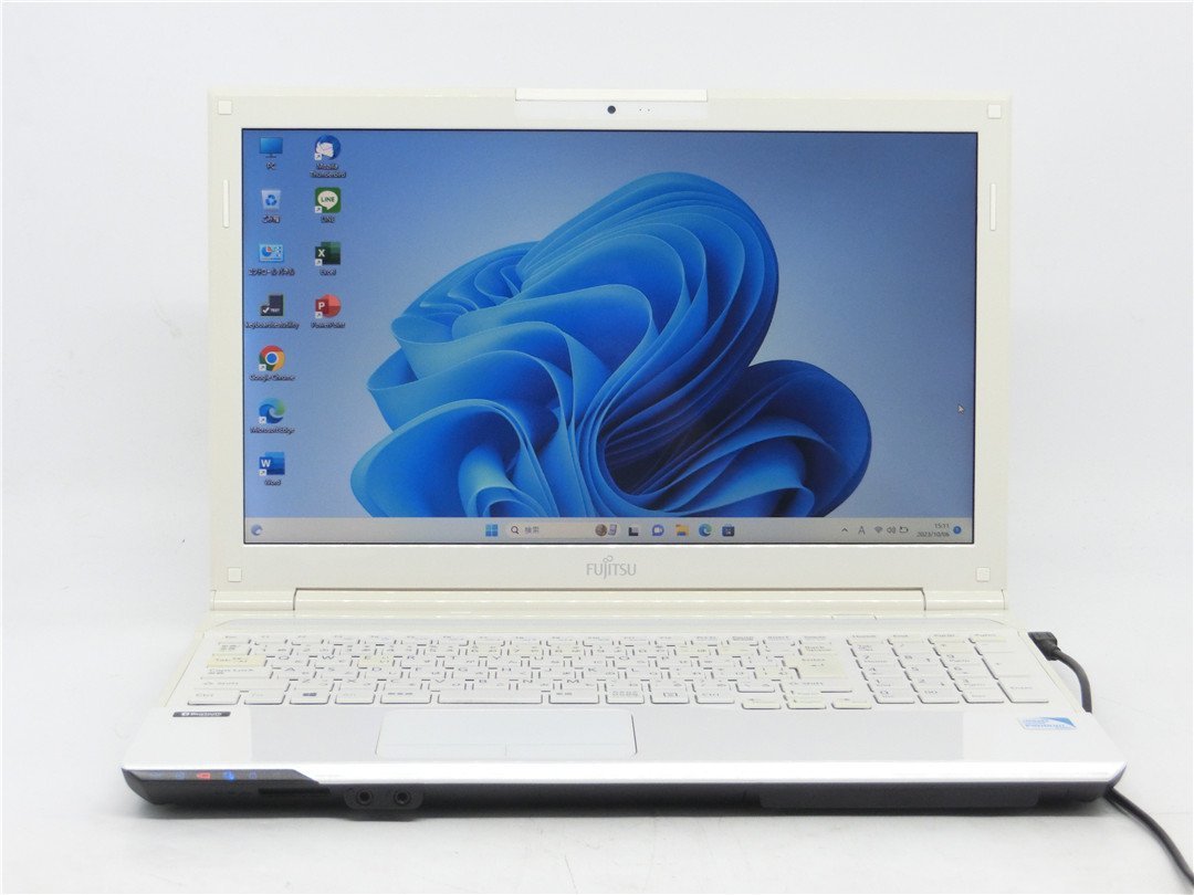 カメラ内蔵/HDMI/USB3.0/無線WIFI/テンキ/Bluetooth/15.6型/ノートPC/Win11/新品SSD256/8GB/Pentium 2020M/FMV AH42/K WPS office2搭載