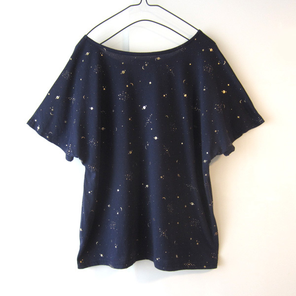 美品　OLIVE de OLIVE　金の星が付いた夜空のような半袖Tシャツ_画像2