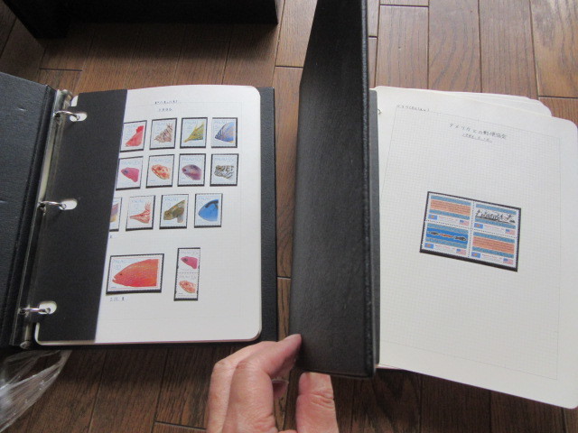 VOSTOK パラオ記念切手アルバム 2冊 約129リーフ1980年〜1997年（小型