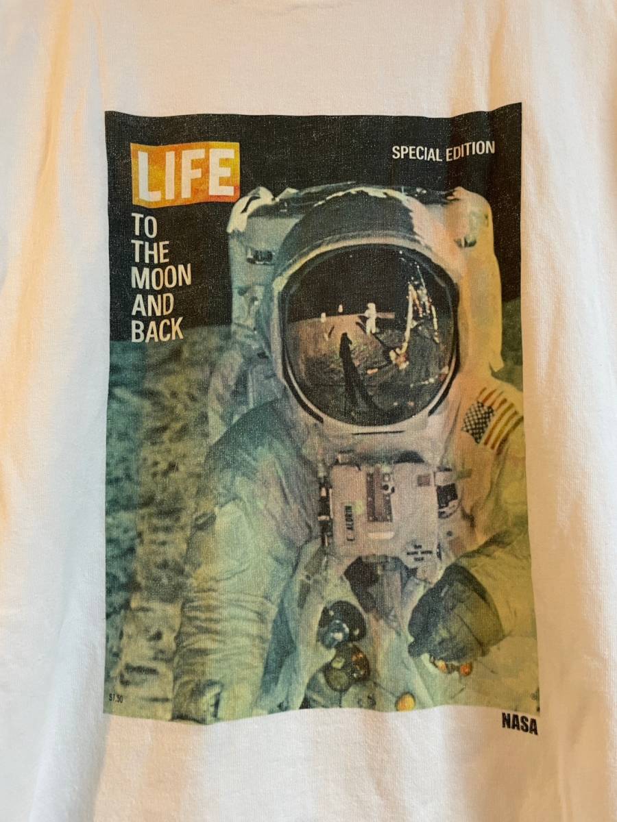 ライフ (雑誌)　LIFE MAGAZINE　半袖　Tシャツ　 アポロ11号 To the Moon and Back 宇宙飛行 月面着陸　LLサイズ_画像2