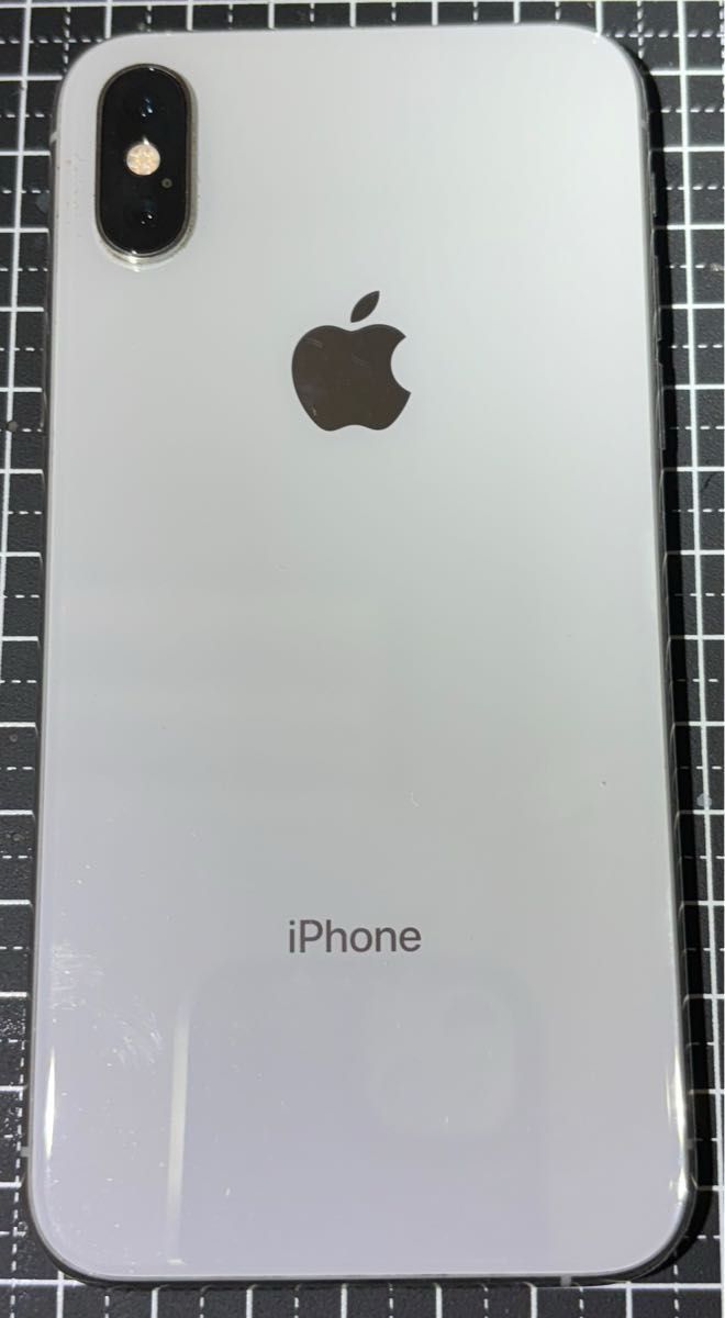 iPhone Xs Silver 256 GB docomo｜PayPayフリマ