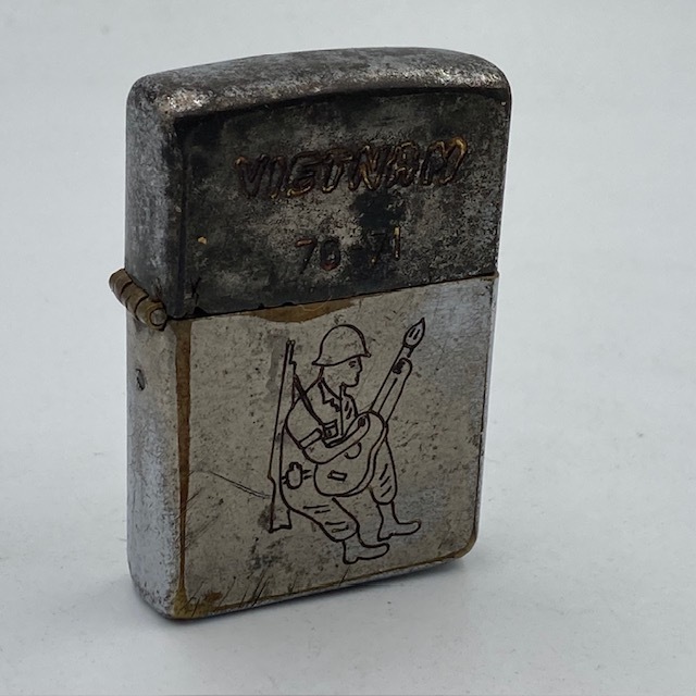 ジッポー ZIPPO ベトナムジッポー 1970年 ギターを弾く兵士 使えます ヴェトナムジッポー_画像1