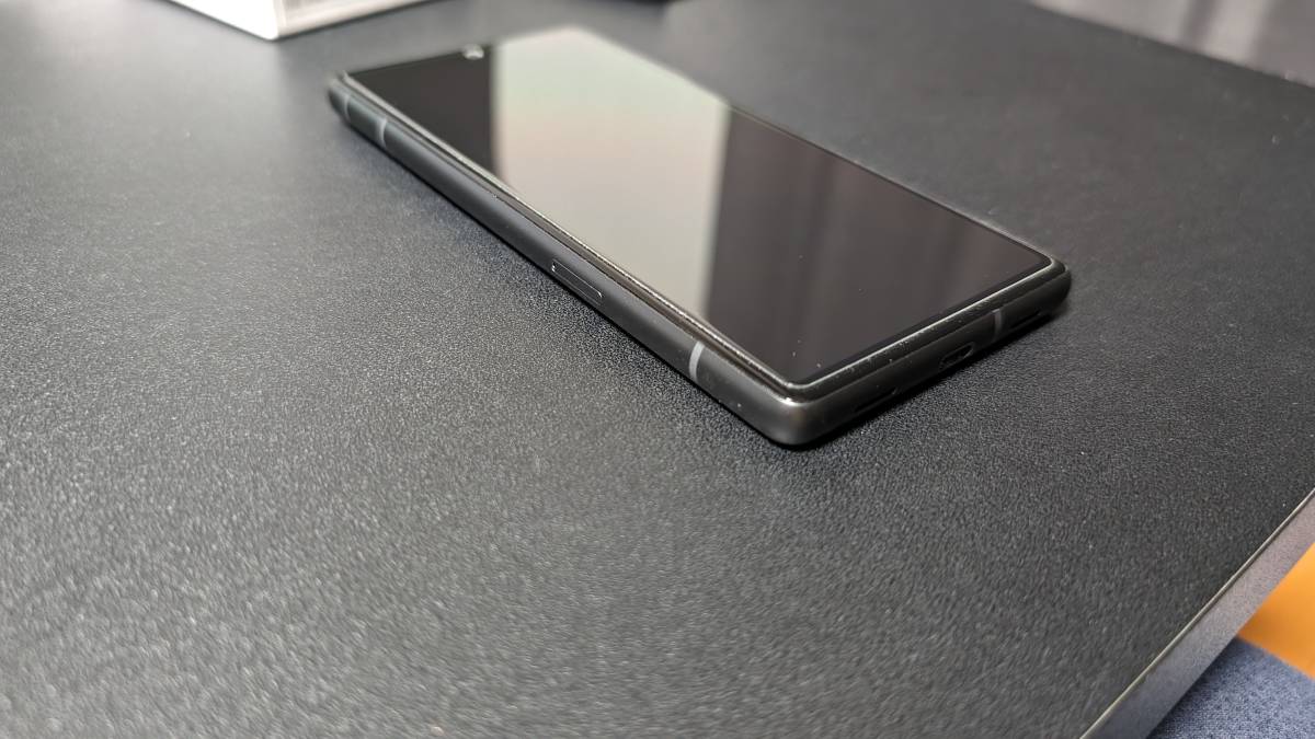 ☆ 【ほぼ未使用品】 Google Pixel 7a Charcoal 黒 au 残債無し 利用