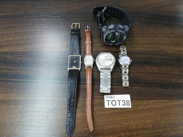 TOT38　腕時計　部品取り　ジャンク品　おまとめ5点　SEIKOセイコー　CASIOカシオ　など_画像1