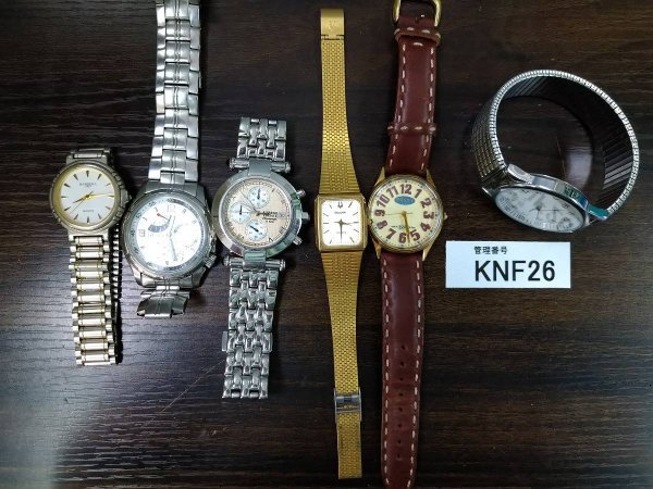 KNF26　腕時計　時計　ジャンク品　部品取りに　おまとめ　メンズ　レディース　FOSSILフォッシル　BULOVAブローバ　など_画像1