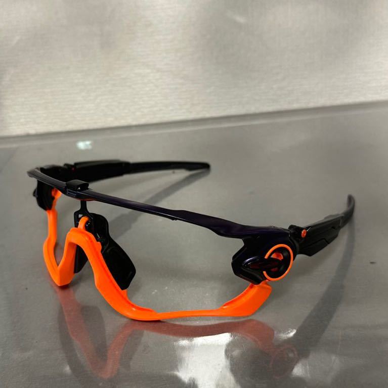 即決 2018年限定モデル オークリー OAKLEY JAWBREAKER サングラス