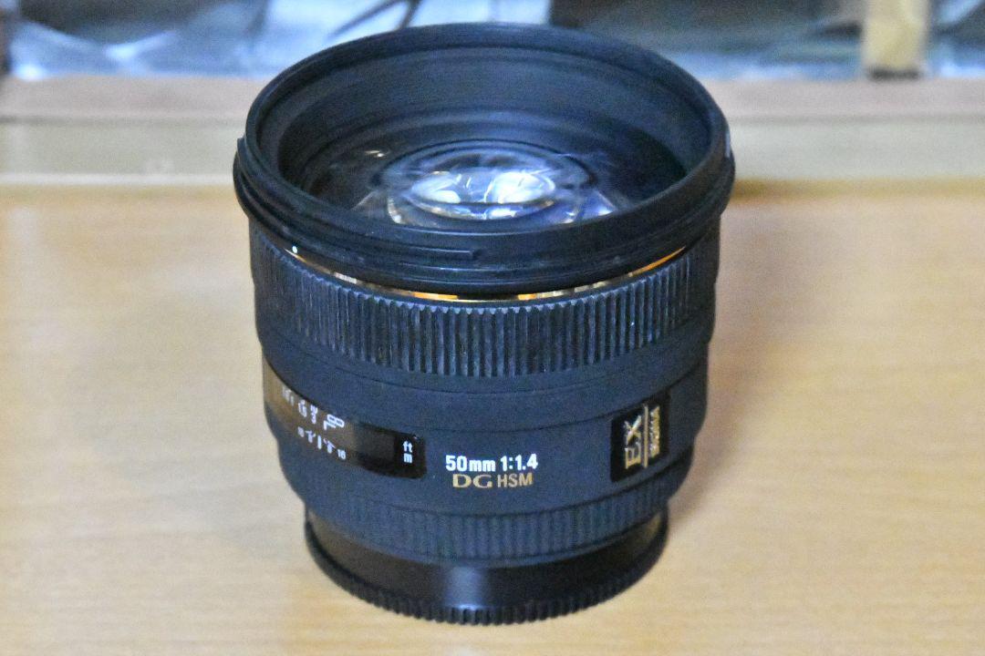 一眼レフカメラ SIGMA 50mm F1.4 EX DG HSM ソニー用 標準レンズ 整備 レンズ電気接点コーティング【中古】_画像2