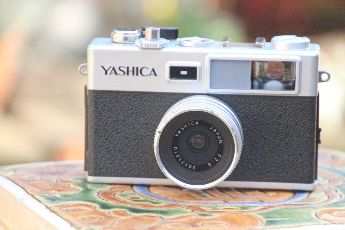 フィルムカメラ インスタ Y35 YASHICA digiFilm Camera with digiFilm 200 digiFilm1本付【中古】_画像3