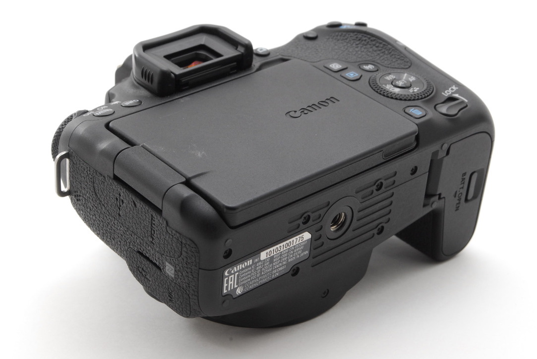 出産祝い キヤノン Canon EOS ショット数5789回 新品SD32GB付き