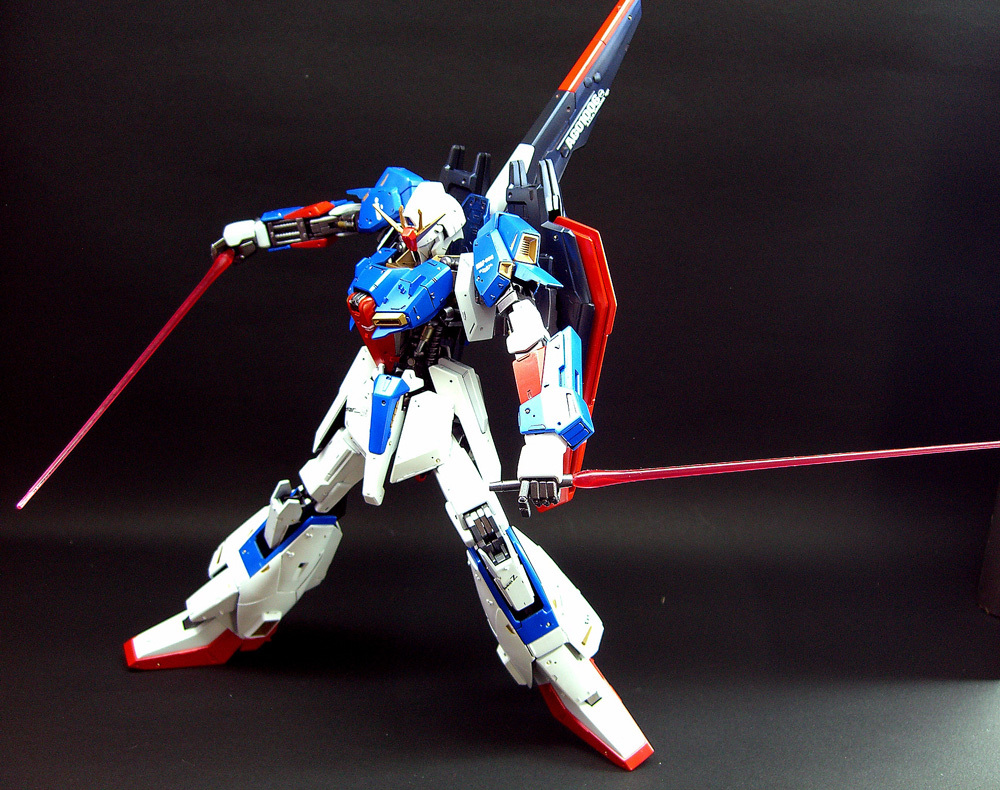 MG重塑成品1/100 Zeta Gundam ver.2.0金屬結構風 原文:ＭＧ改造完成品　1/100　ゼータガンダム　ver.2.0 　メタルビルド風仕上げ