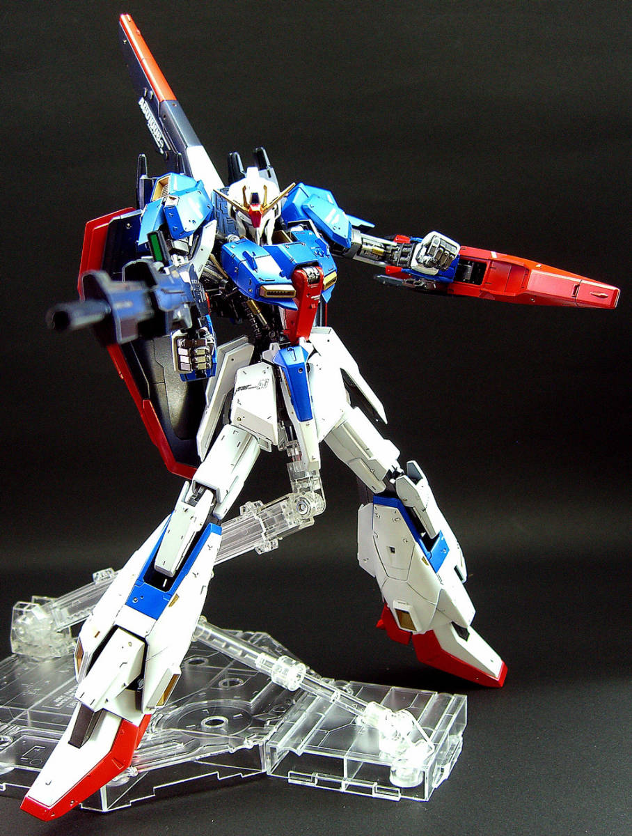 MG重塑成品1/100 Zeta Gundam ver.2.0金屬結構風 原文:ＭＧ改造完成品　1/100　ゼータガンダム　ver.2.0 　メタルビルド風仕上げ