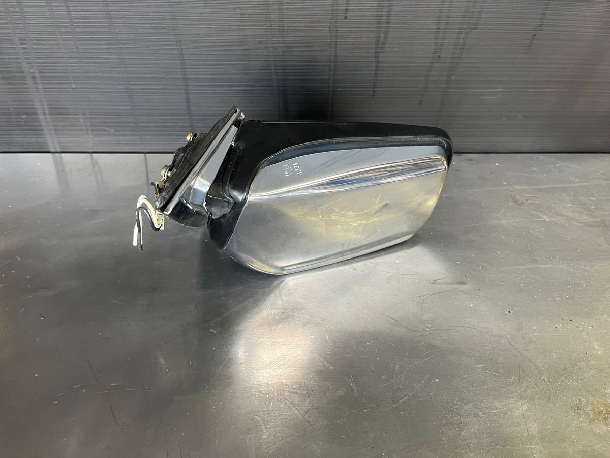  Benz 300TD Medium-class /E Class W123 82 year right door mirror 