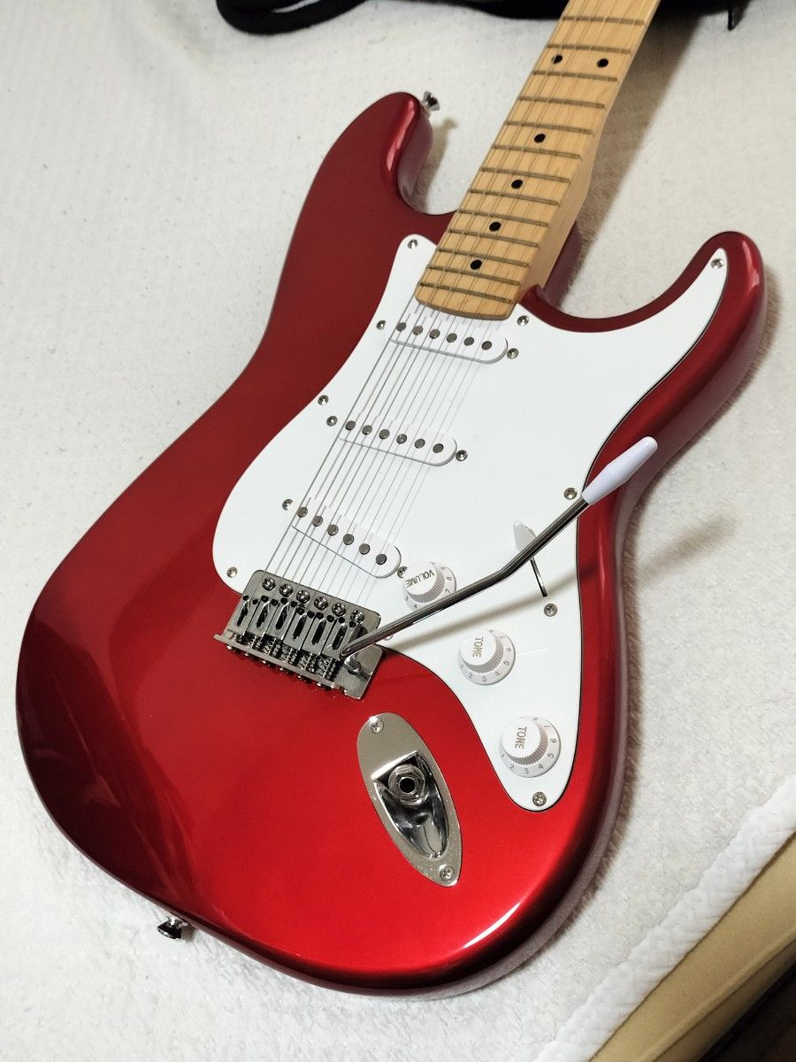 フェルナンデス ストラトキャスター 赤 エレキギター オマケ多数 ケース付き エレキギター ストラト Stratocaster