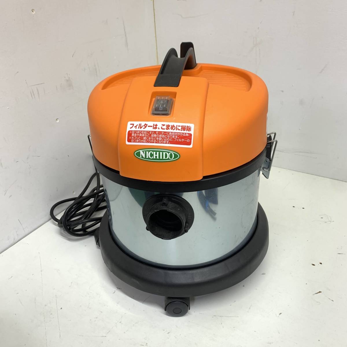 【ジャンク特別特価品】業務用バキュームクリーナー15L NVC-15L-S_画像1