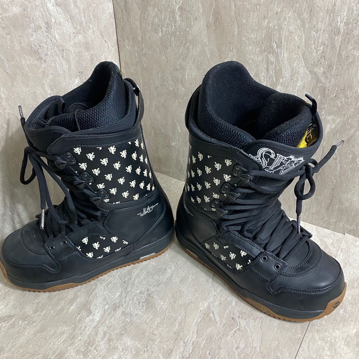 極美品 BURTON ブーツ 26 5 cm ショーン・ホワイトモデル 極美品 BURTON ブーツ 26 5 cm ショーン・ホワイトモデル