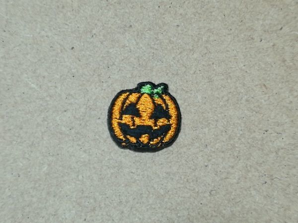 飾り/笑うかぼちゃ刺繍ワッペンSS/ハロウィン・秋_サイズ ：約2cm
