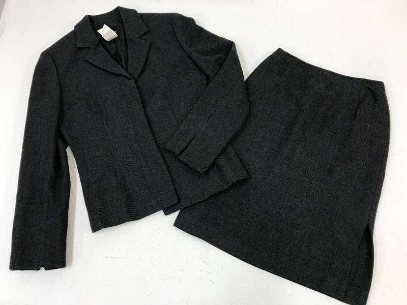 1725 【 ICB 】 セットアップスーツ / ジャケット・スカート（両サイドスリット入り）  サイズ:9   色：グレーの画像1