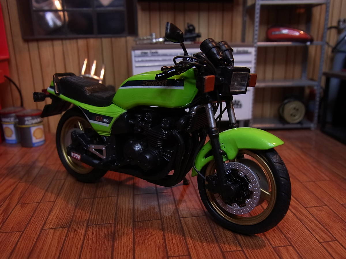 SALE!!* one goods!! medium sized bike 1/24 modified KAWASAKI Z400GP lime green custom!!*