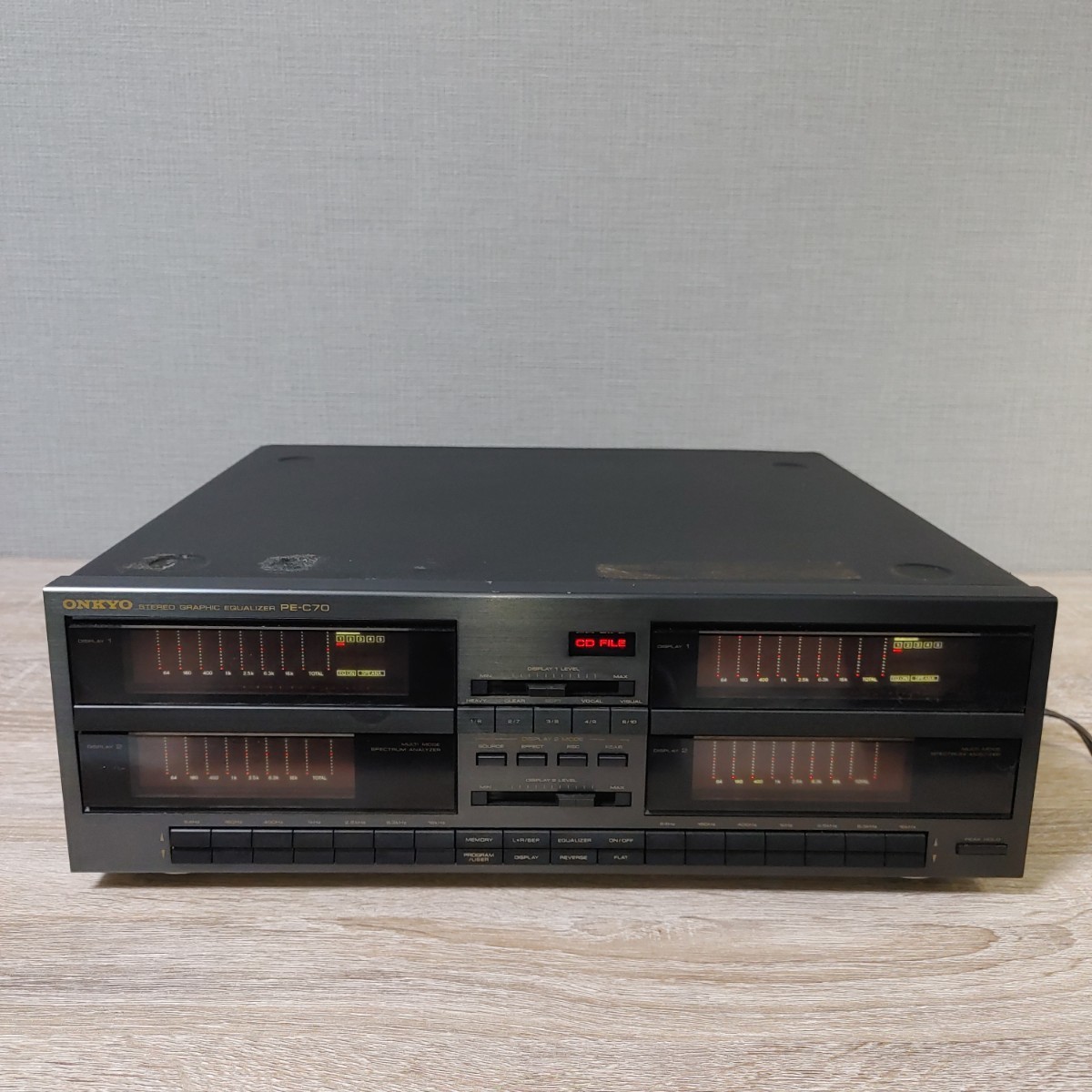 希少 ONKYO グラフィックイコライザー PE-C70 通電確認のみ 希少 ONKYO グラフィックイコライザー PE-C70 通電確認のみ