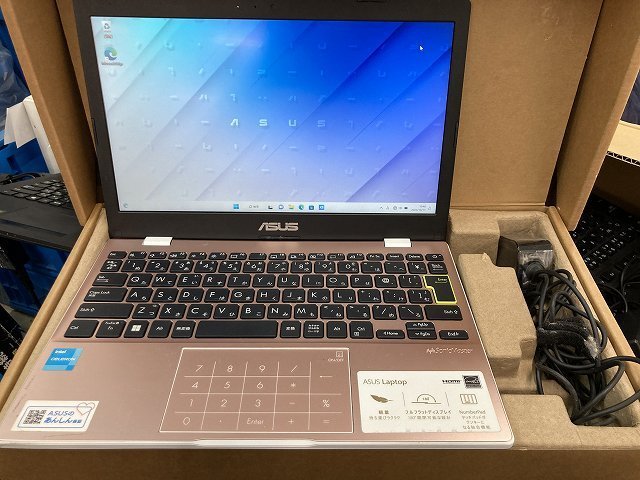 10-18-707 ◎BU VivoBook ASUS E210KA パソコン 中古PC Windows11 メモリ4GB SSD ノートパソコン 　中古品　_画像1