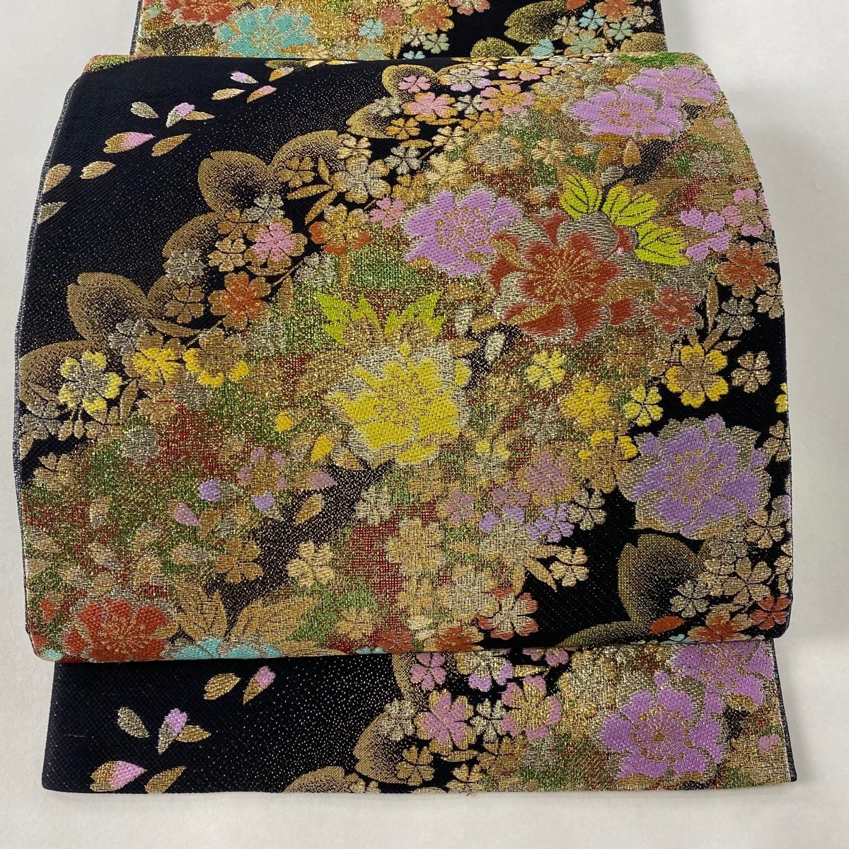 週間売れ筋 箔 桜 草花 振袖向き 秀品 美品 袋帯 金銀糸 【中古】 正絹