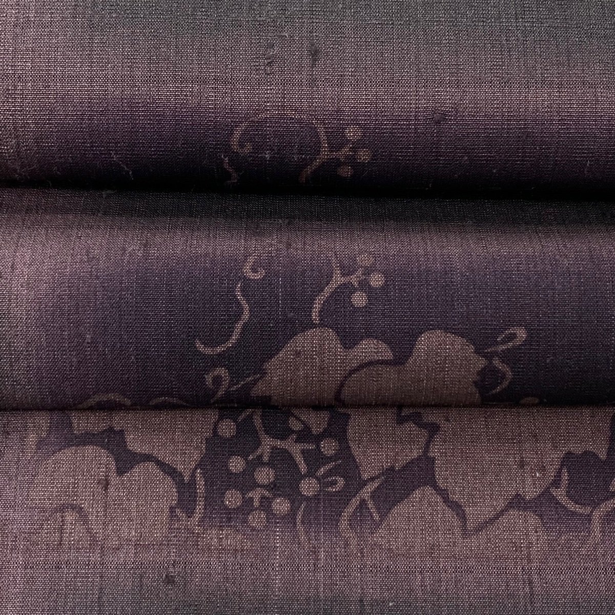 柔らかな質感の 名古屋帯 【中古】 正絹 濃紫 ぼかし 葡萄 紬地 名品