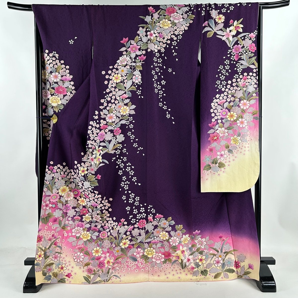 絶妙なデザイン 紫 金彩 金糸 桜 菊 袷 L 裄丈67.5cm 身丈167.5cm 振袖