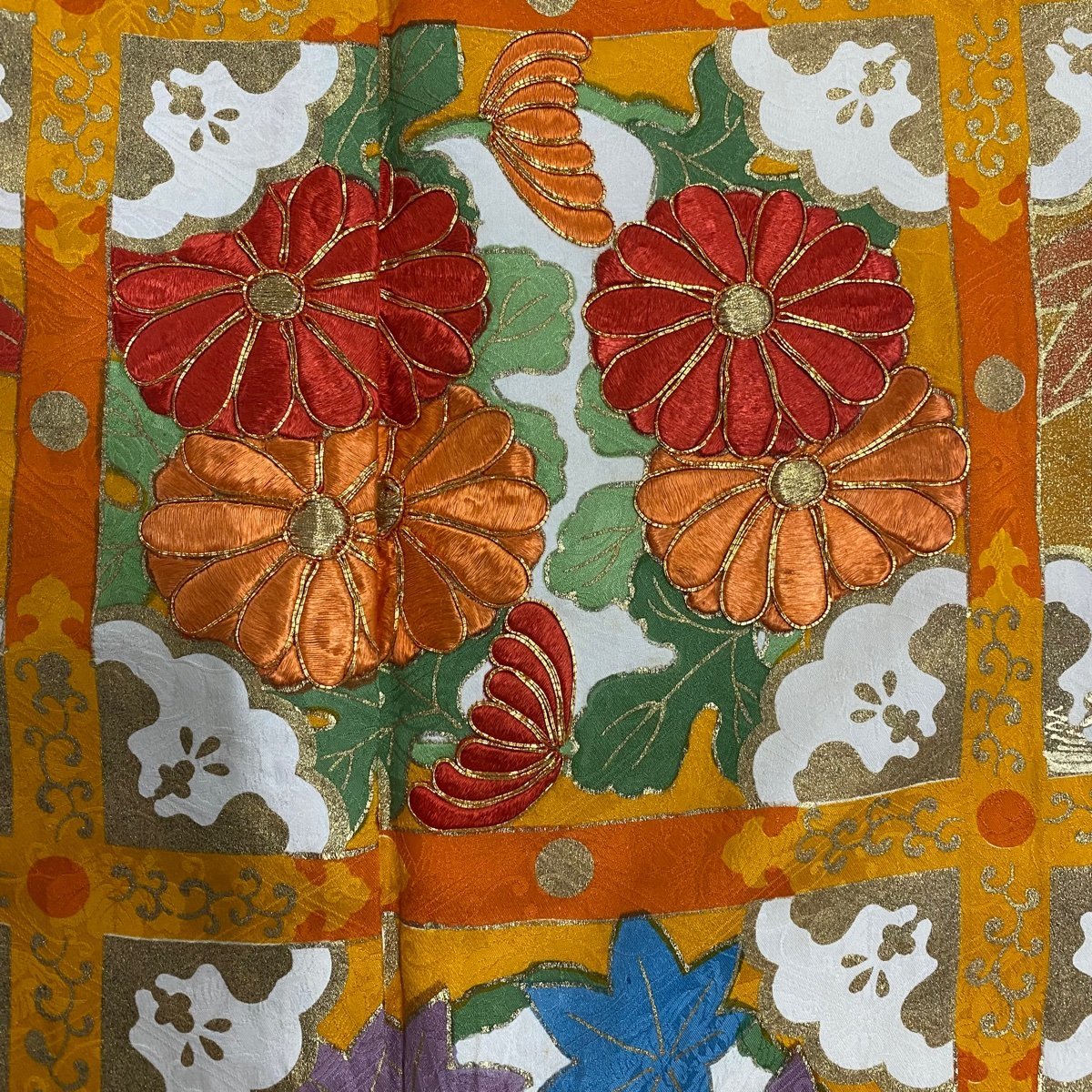 独特の素材 振袖 【中古】 秀品 正絹 オレンジ 絞り 刺繍 霞 菊 袷 M