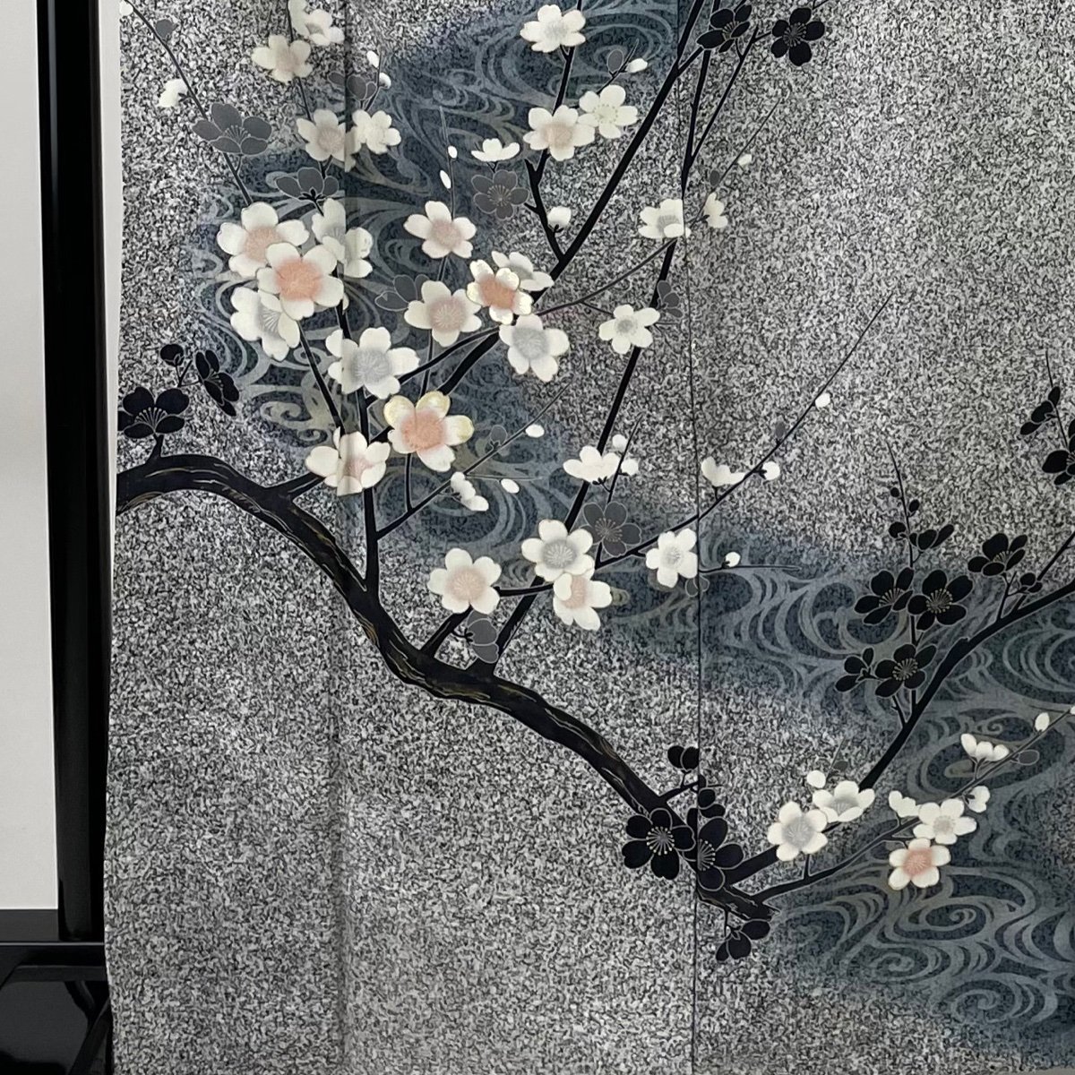 訪問着 身丈167cm 裄丈66cm M 袷 落款 桜 流水 金銀彩 刺繍 黒灰 正絹 秀品 【中古】_バイセル 14088_2