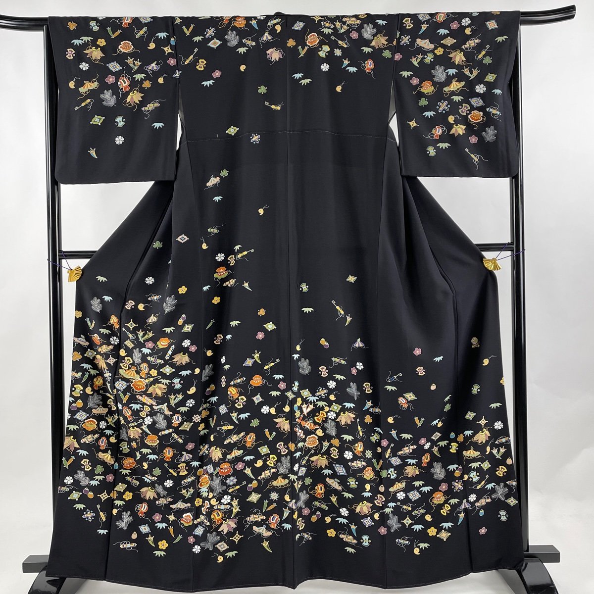 訪問着 身丈164.5cm 裄丈65.5cm M 袷 宝尽くし 金糸 金彩 黒 正絹 逸品
