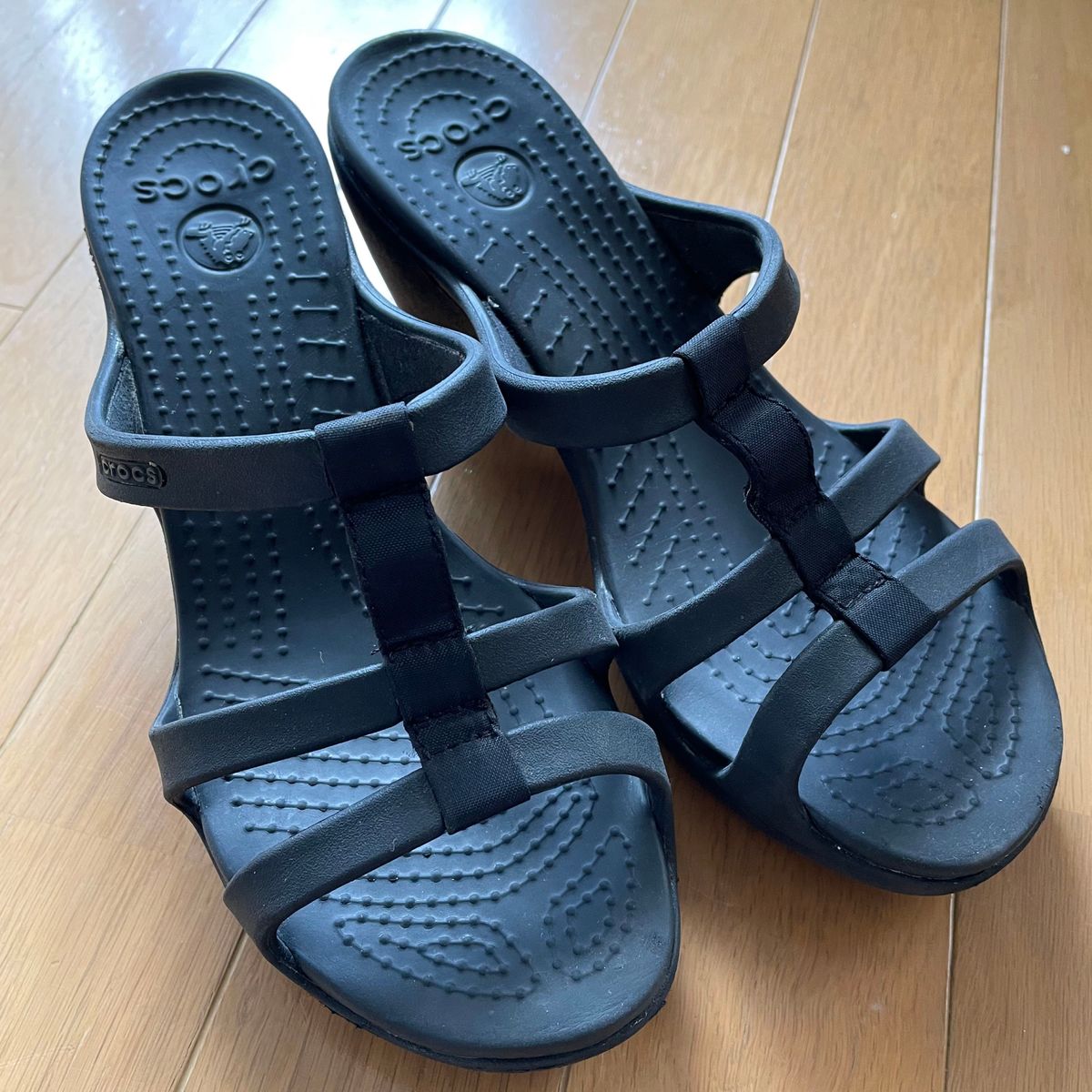 crocs クロックス　ヒールサンダル サイプラス 黒 W8