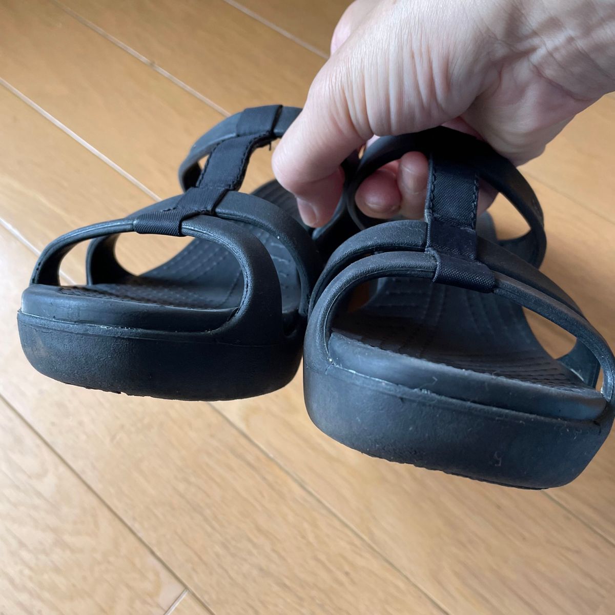 crocs クロックス　ヒールサンダル サイプラス 黒 W8