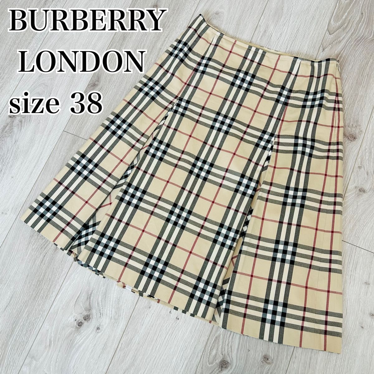 【極美品】バーバリーロンドン　膝丈　スカート　ノバチェック　M 38 フレア BURBERRY LONDON ひざ丈スカート