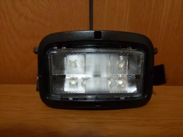 LEDナンバー灯球 37-17タイプ専用 新型プロフィア・レンジャー・デュトロ 17年モデル 高輝度LED 8.000mcd 10発使用 送料無料（定形外郵便）_綺麗な配列で広範囲を明るく照らします。