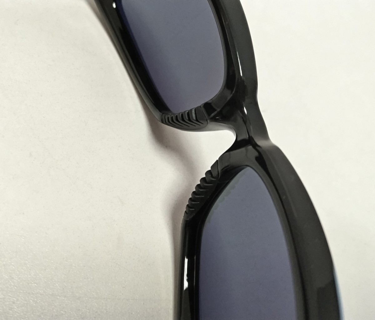  неиспользованный товар   Supreme  стрейч  солнцезащитные очки   черный   наклейка & чехол  прилагается ... ...