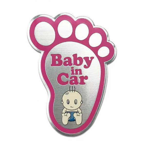 【ステッカー】BABY IN CAR（ピンク）アルミステッカー ベビーインカー 赤ちゃんが乗ってます。（送料無料！）足型_画像1