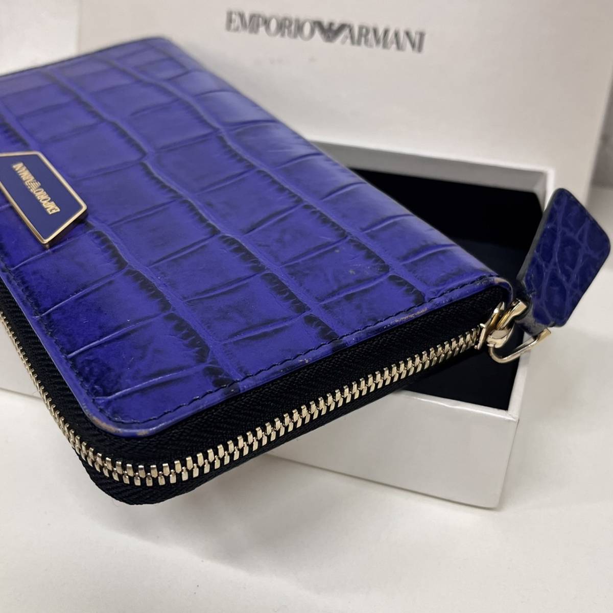 【C-20881】EMPORIO ARMANI エンポリオアルマーニ 長財布 メンズ クロコ型押し ブルー系 箱 タグ 付属品 中古 保管品_画像4