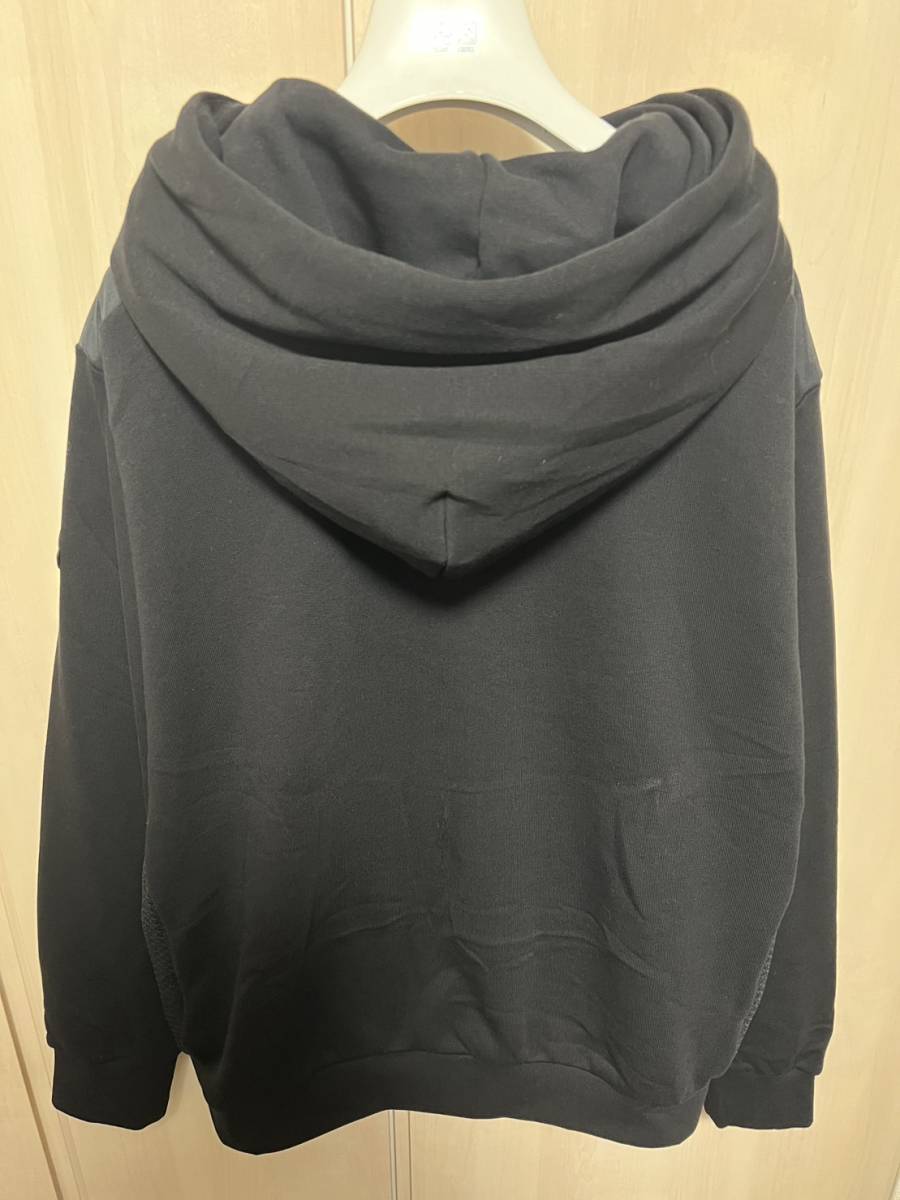 Lサイズ【未使用】MONCLER Same But Hoodie ロゴ パネル パーカー