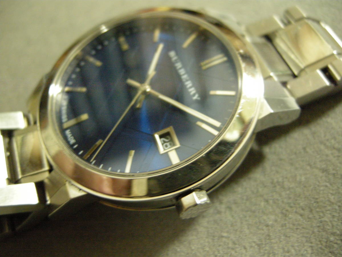 【中古品】バーバリー 腕時計 クォーツ BU9031 スイス製 BURBERRY メンズ 文字盤カラーブルー_画像3