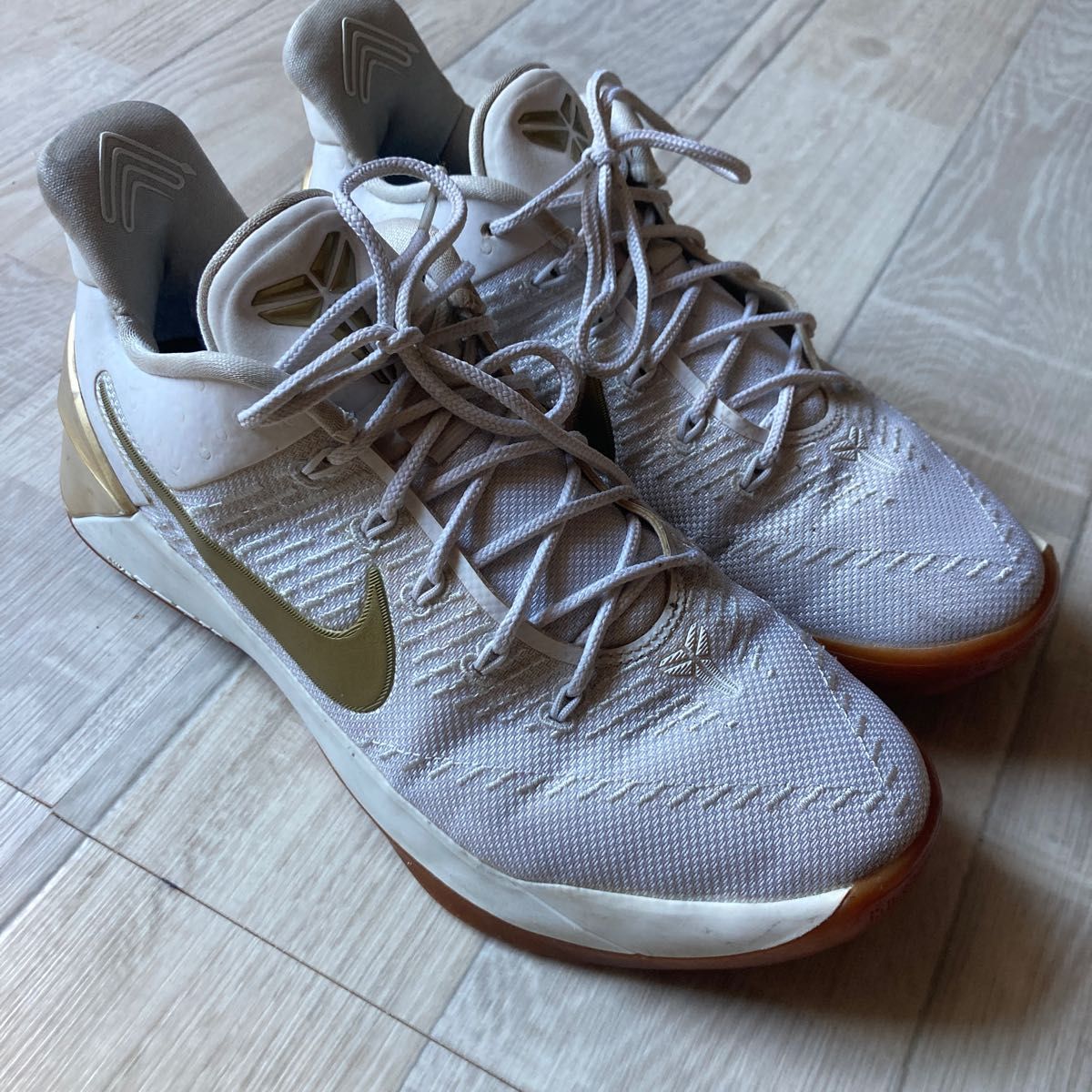 NIKE ナイキ Kobe A.D.コービー 25.5 ゴールド×ホワイト