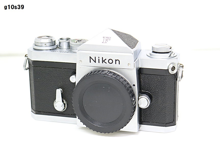G10s39 Nikon F ボディ シャッターボタン押せます ミラー上がっております その他動作未確認 60サイズ_画像1