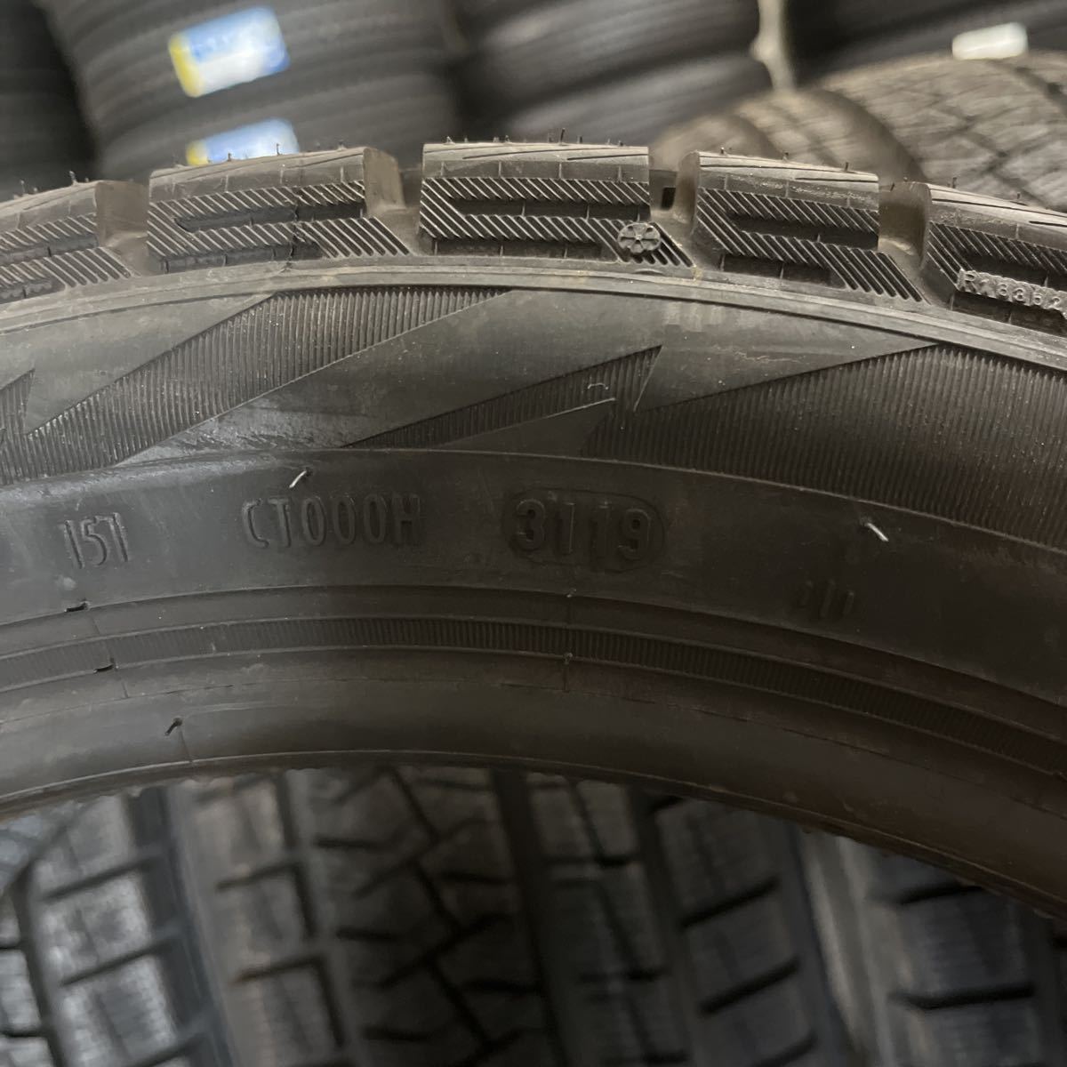 215/45R17　ピレリ 未使用品　年式:2019　激安美品4本セット:32000円_画像6