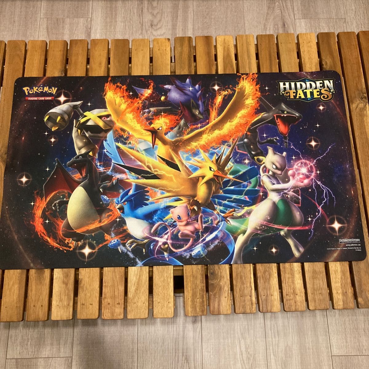 新品未使用】ポケモンカード HIDDEN FATES プレイマット|Yahoo 新品未使用】ポケモンカード HIDDEN FATES プレイマット|Yahoo
